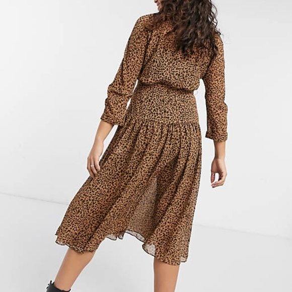 Style Cheat midi dress in leopard print - Picture 2 of 3